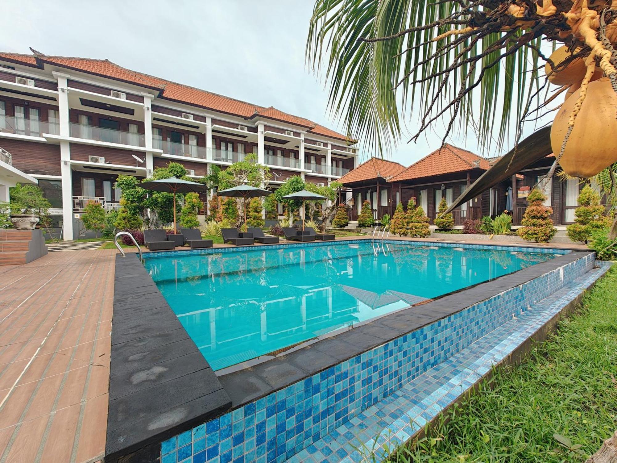 Nusa Sedayu Hotel By Ocean View Batununggul エクステリア 写真