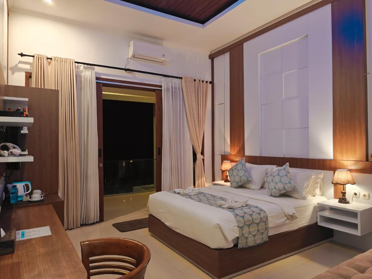 Nusa Sedayu Hotel By Ocean View Batununggul エクステリア 写真