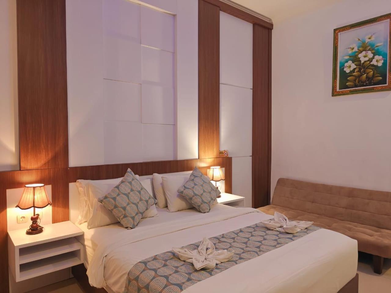 Nusa Sedayu Hotel By Ocean View Batununggul エクステリア 写真