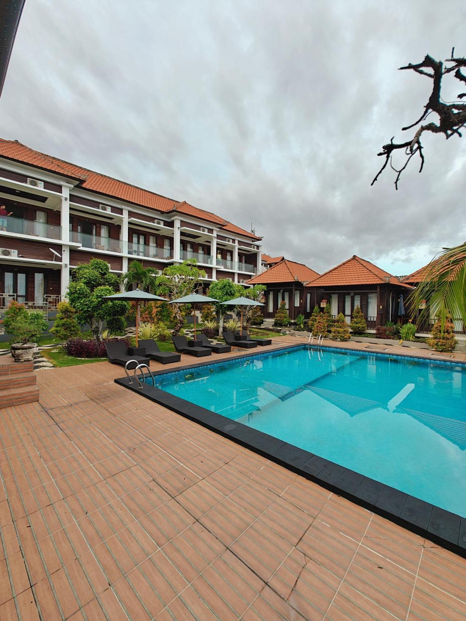 Nusa Sedayu Hotel By Ocean View Batununggul エクステリア 写真