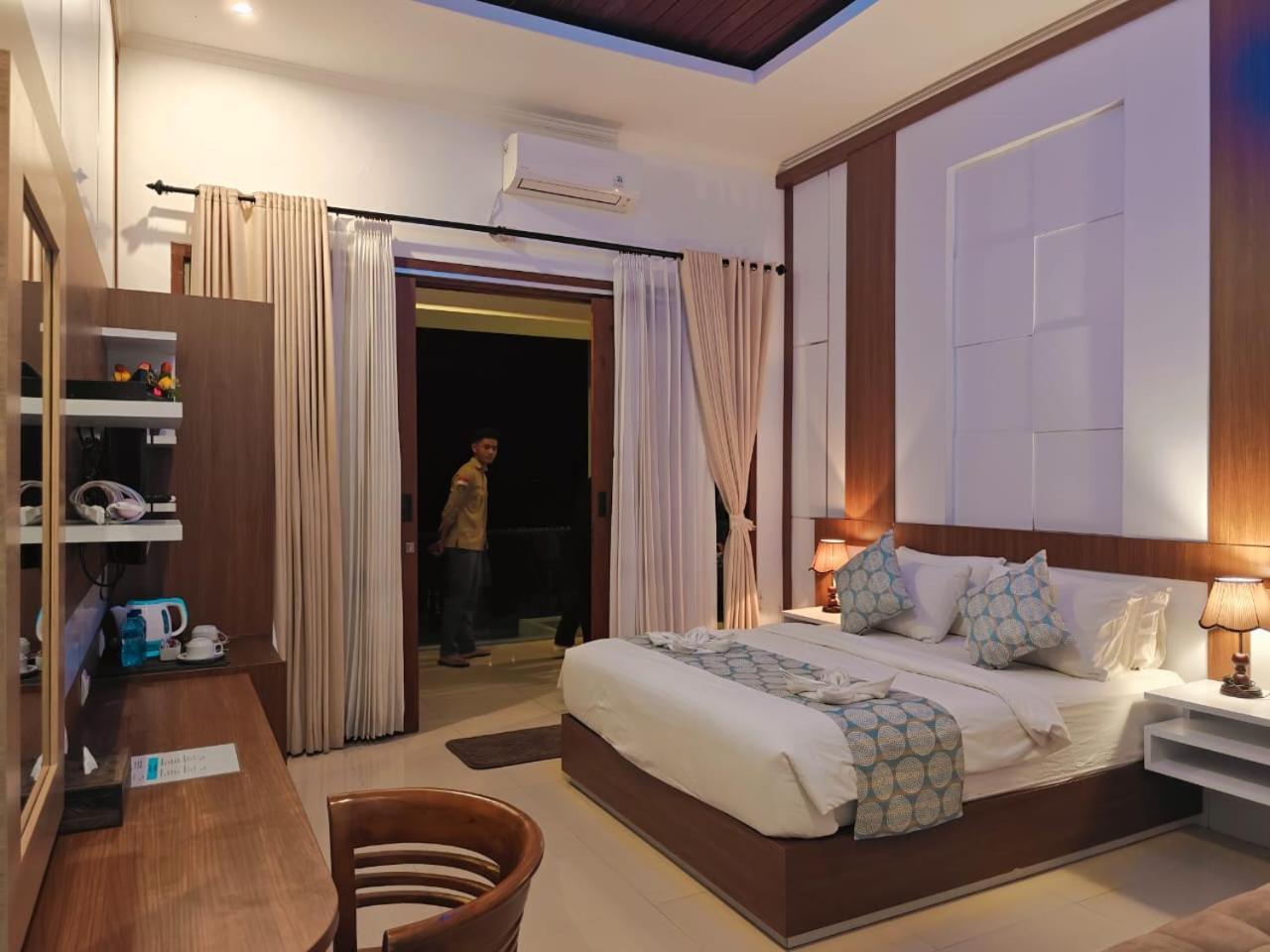 Nusa Sedayu Hotel By Ocean View Batununggul エクステリア 写真