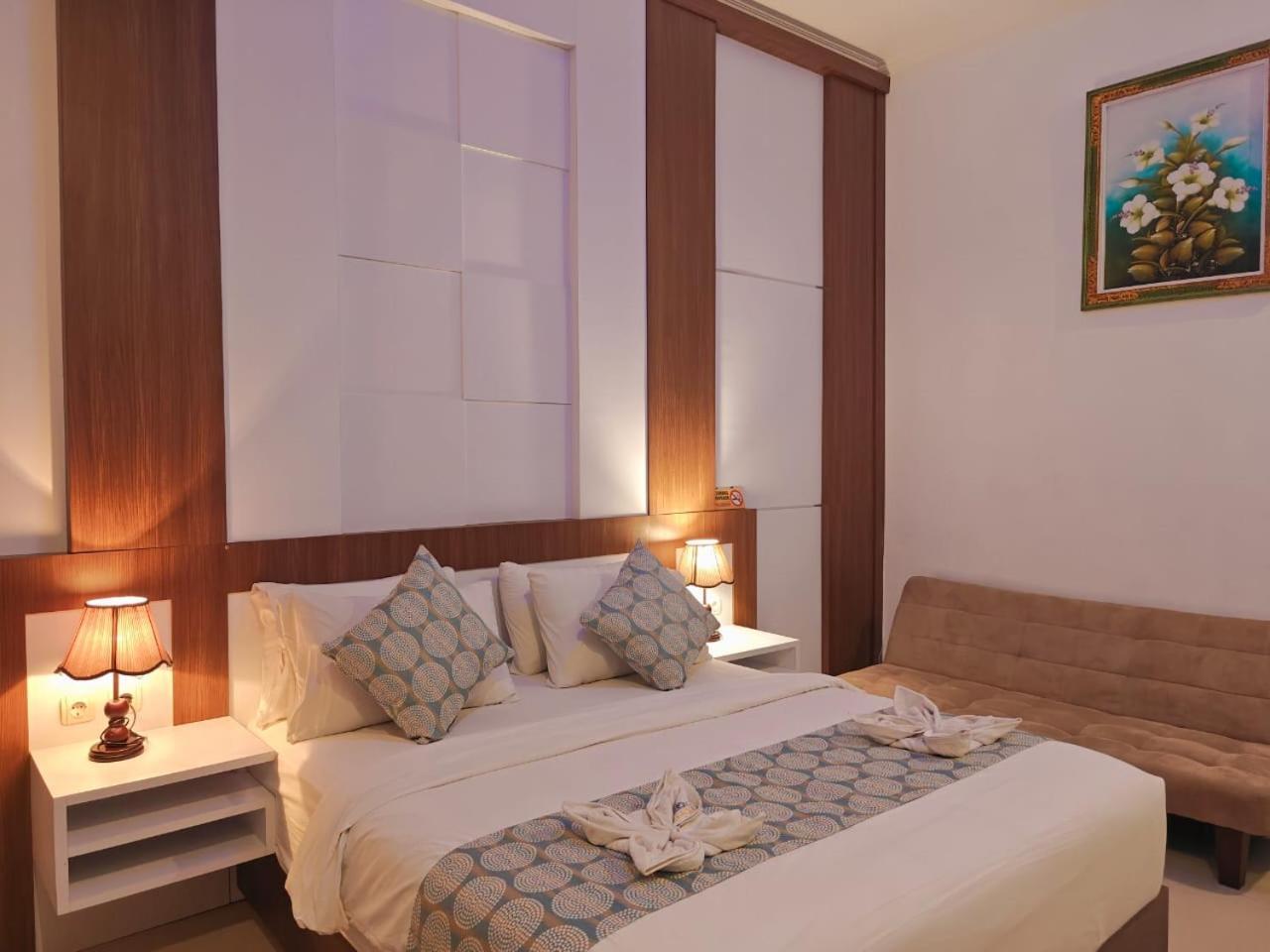 Nusa Sedayu Hotel By Ocean View Batununggul エクステリア 写真