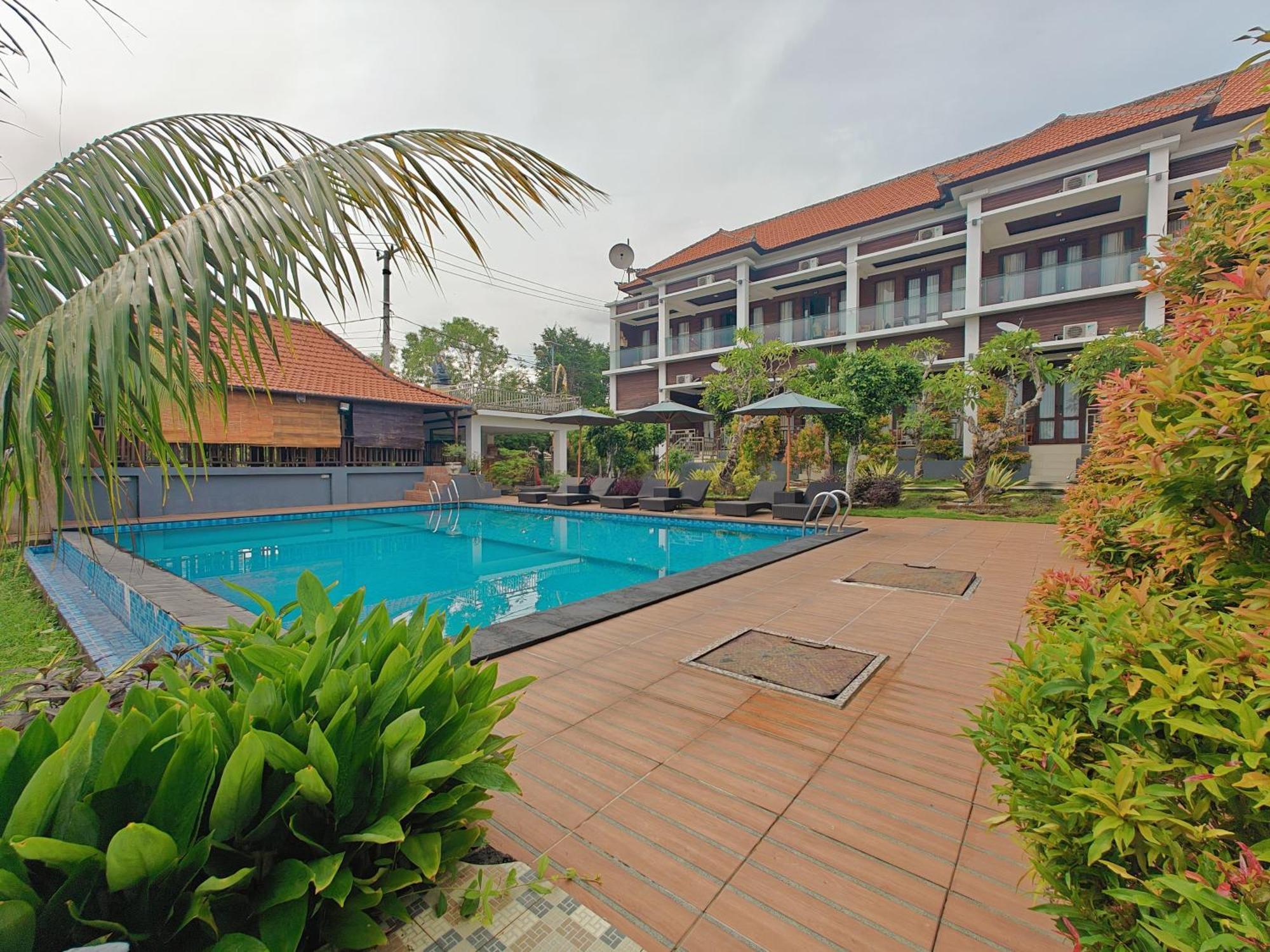 Nusa Sedayu Hotel By Ocean View Batununggul エクステリア 写真