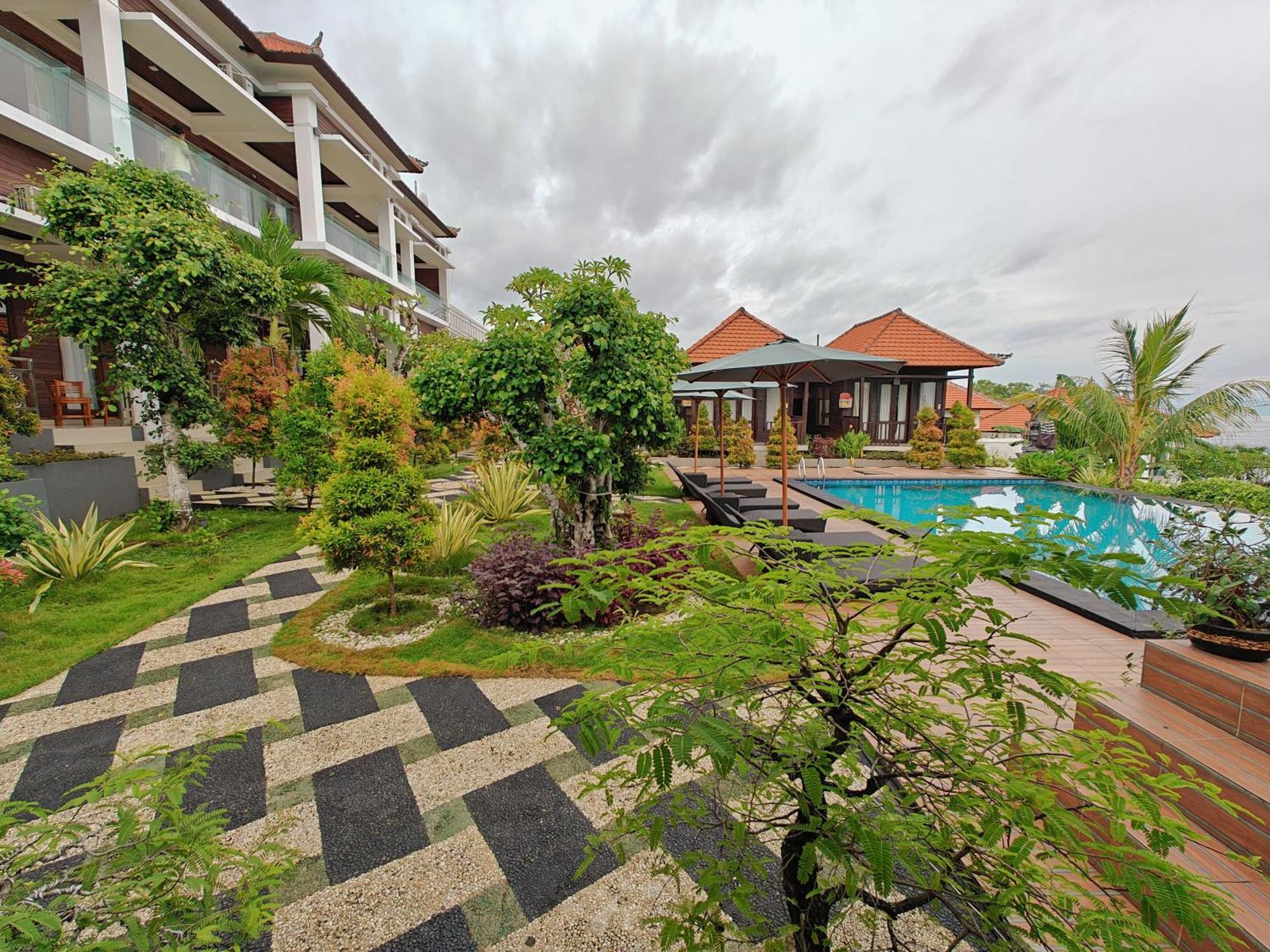 Nusa Sedayu Hotel By Ocean View Batununggul エクステリア 写真
